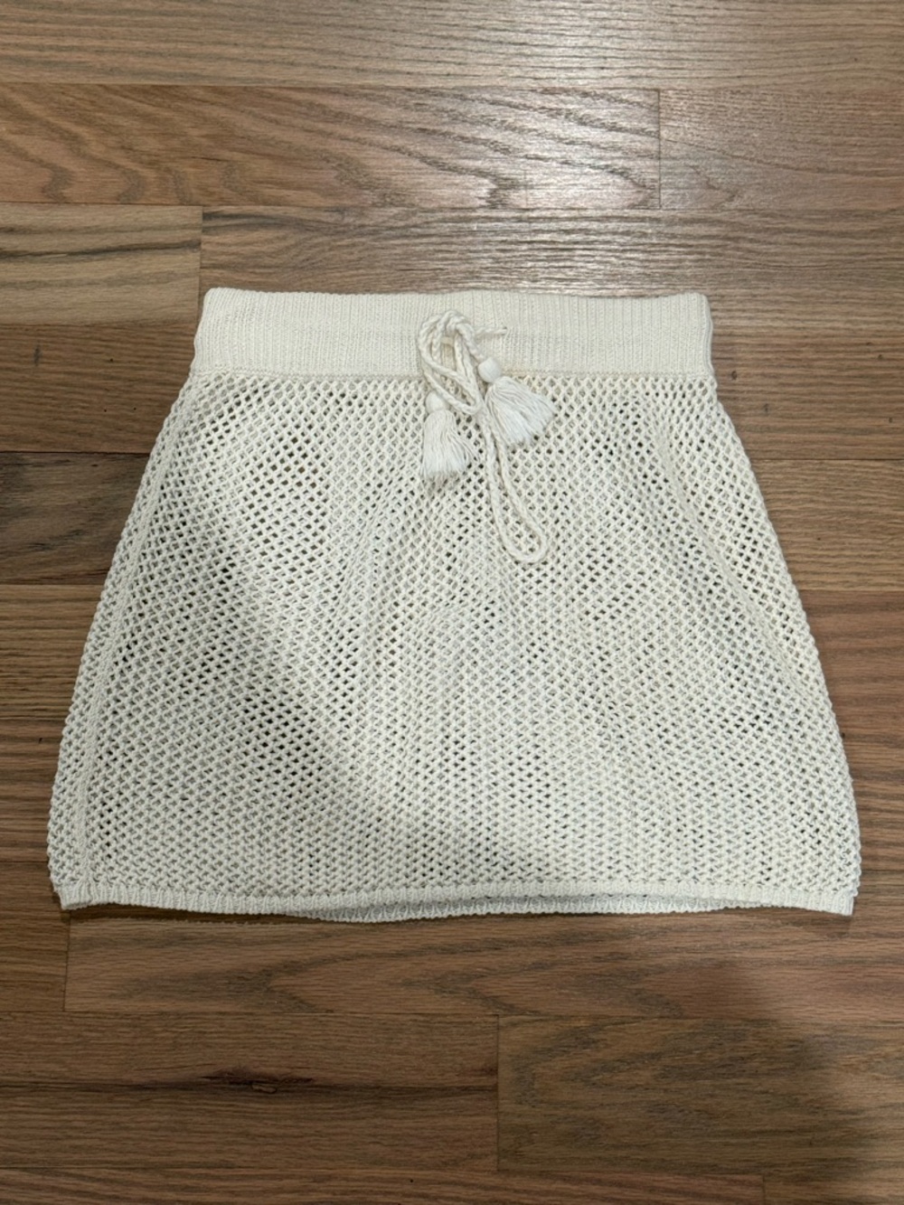 l*space Cream Crochet Mini Beach Skirt with Tassel Drawstring